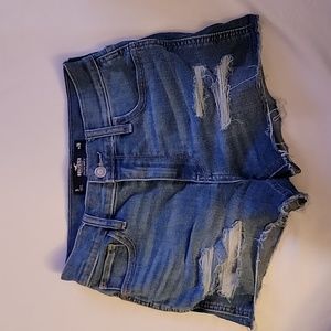 Hollister High-Rise Shorts 3"